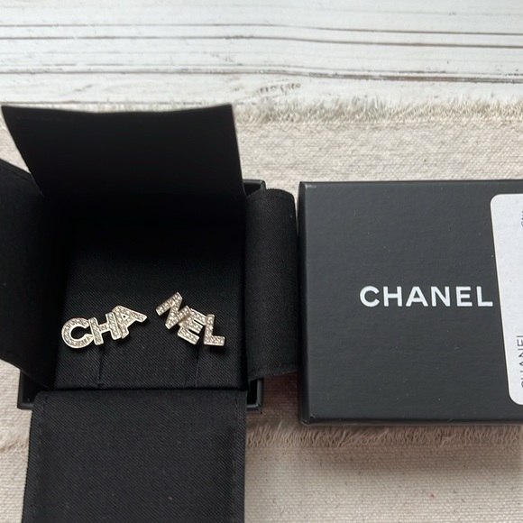 Chanel Signature Earrings - Picture 3 of 10